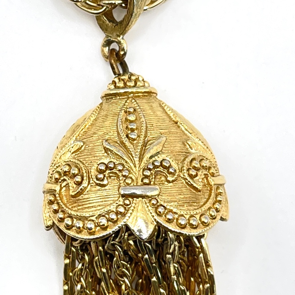 Vintage Gold Tone Fleur de Lis Tassel Pendant Necklace - Picture 3 of 11